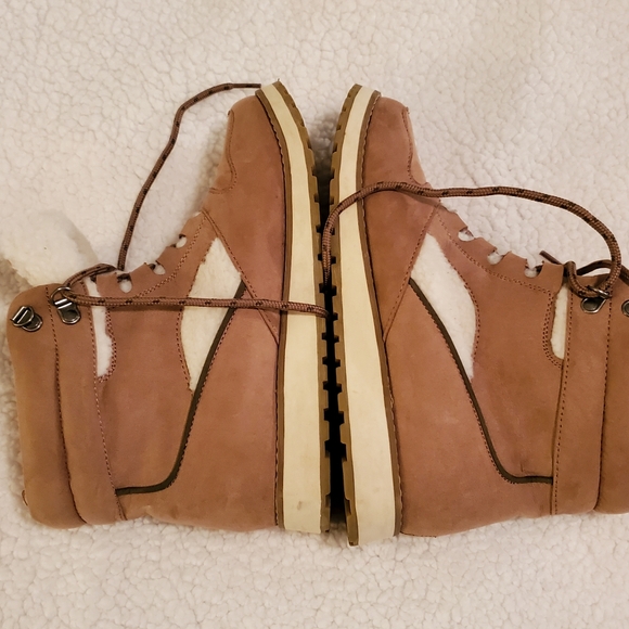 Old Navy Suade tan size 10 boots. - Picture 5 of 7